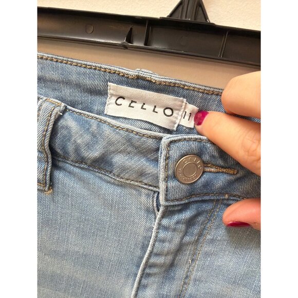 Cello Womens Distressed Light Wash Skinny Jeans Size 11 Cotton Blend Mid-Rise De - Picture 3 of 5